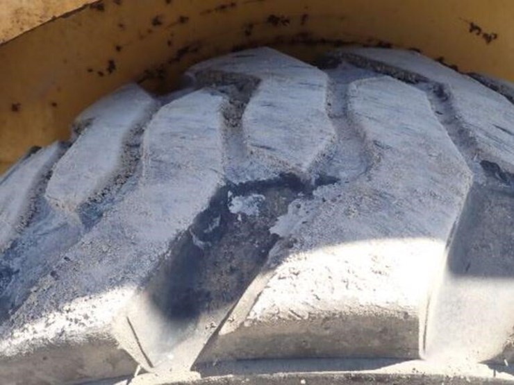 2009-caterpillar-232b-image-48