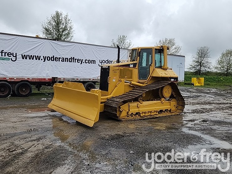 2004-caterpillar-d6n-lgp-image-1