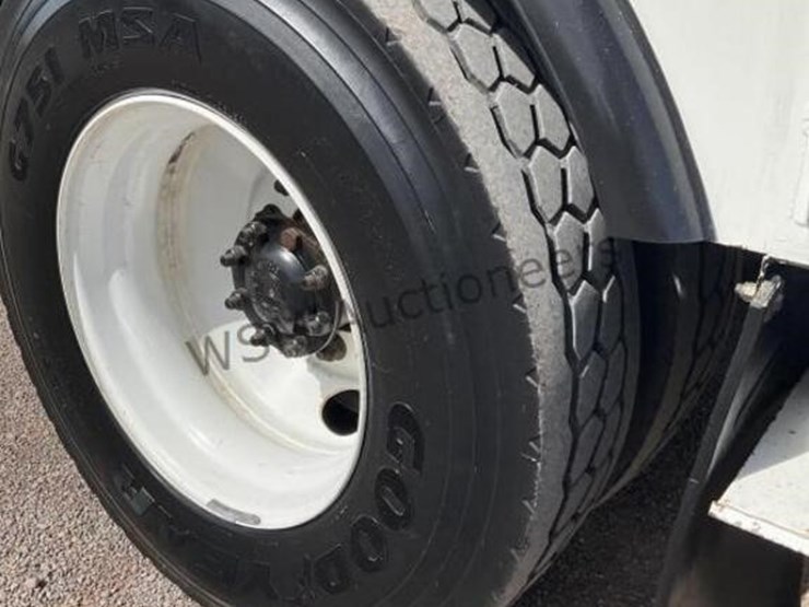 2008-international-7400-image-8