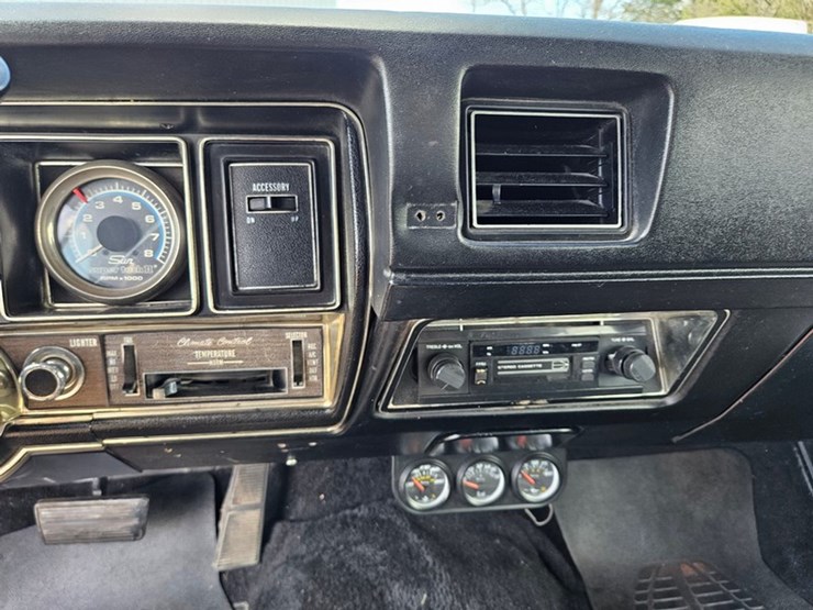 #40-•-1972-buick-skylark-custom-convertible-image-35