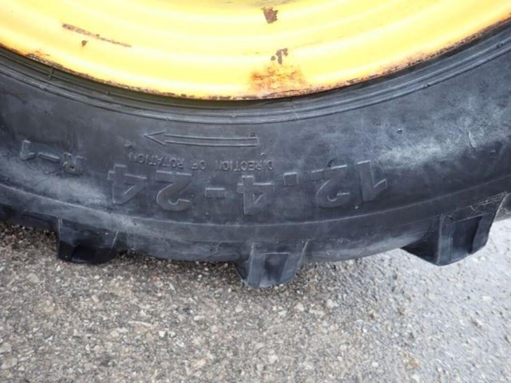 2016-john-deere-5085e-image-63