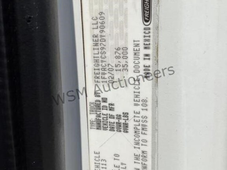 2007-freightliner-m2-106-image-15