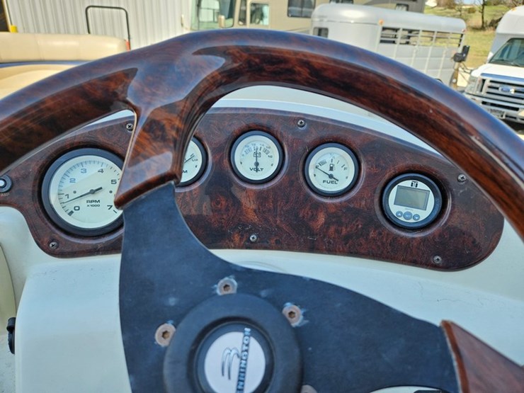 #21-•-bennington-2075rl-20'-pontoon-boat-image-24