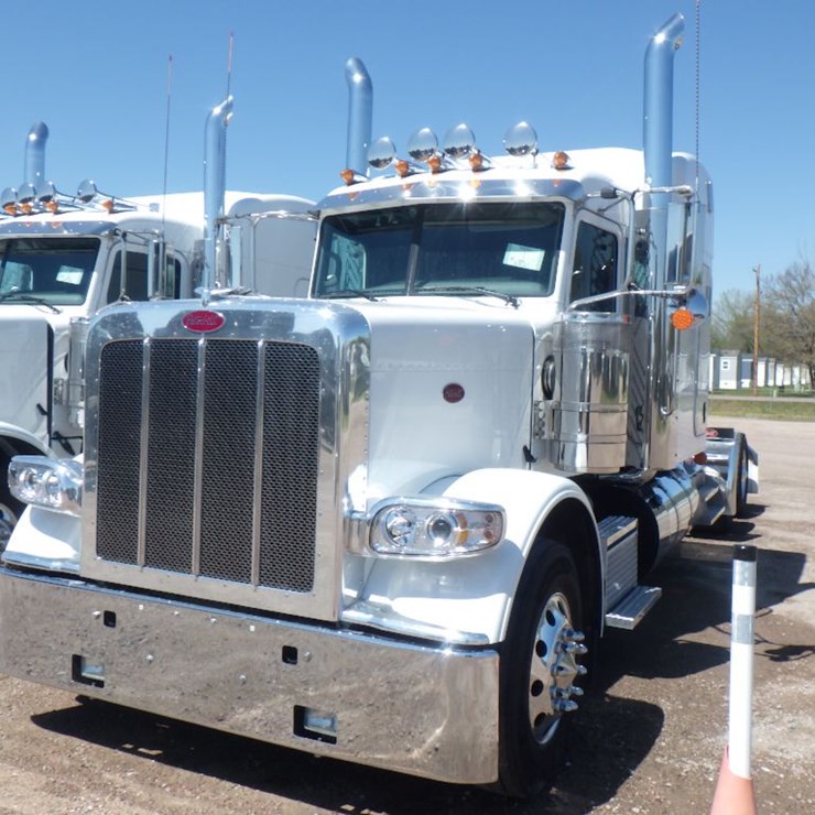 2024 PETERBILT 389