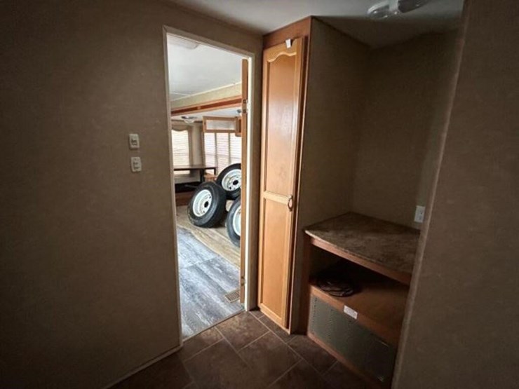 2010-gulf-stream-innsbruck-supreme-lodge-40tbs-t/a-image-58