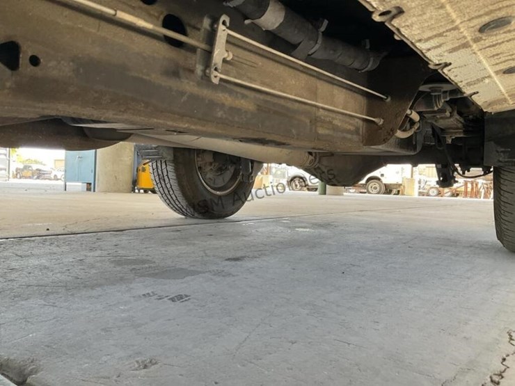 2018-chevrolet-silverado-1500-image-24