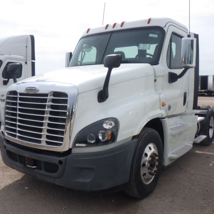 2018 FREIGHTLINER CASCADIA 125