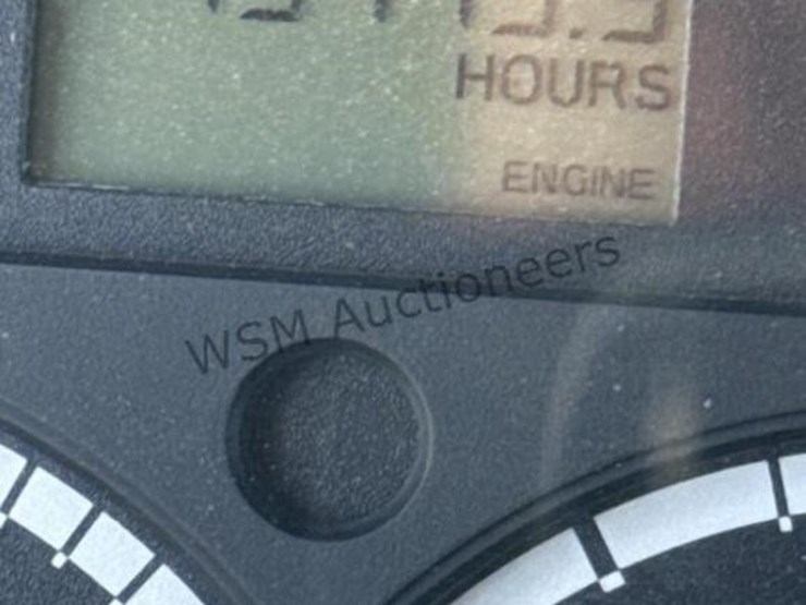 2007-freightliner-m2-106-image-30