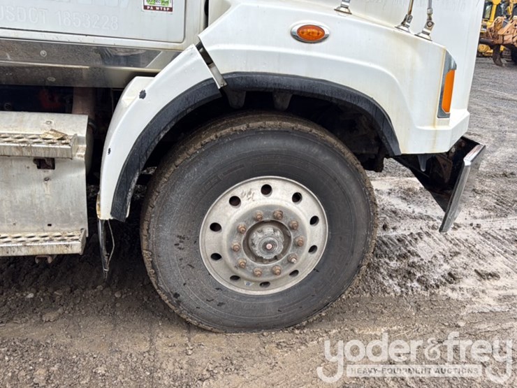 2015-western-star-4700sb-image-10