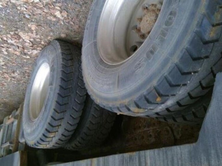 2014-peterbilt-567-image-5