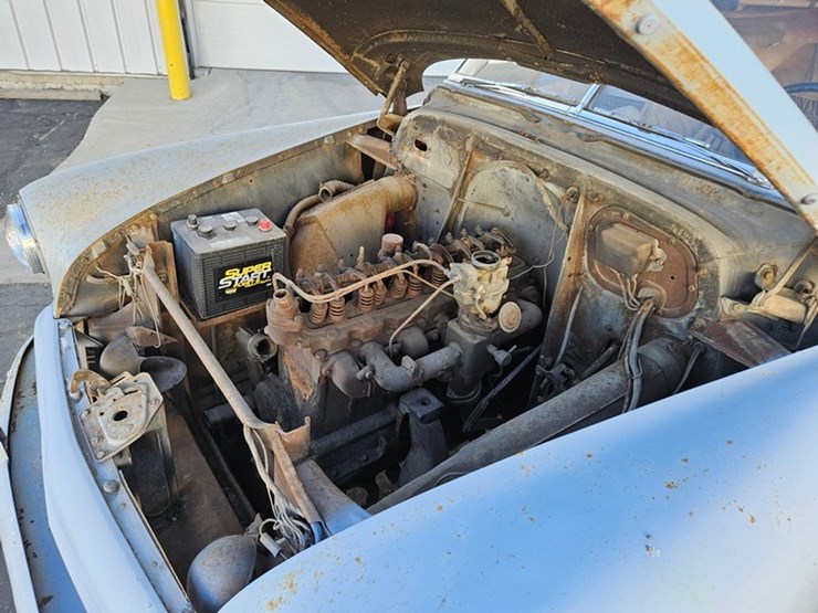 #33-•-1952-chevrolet-styleline-deluxe-sedan-image-16