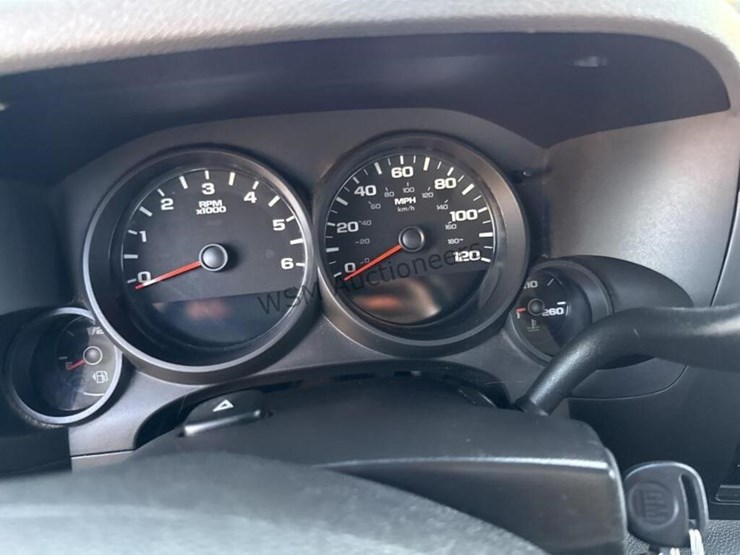 2013-chevrolet-silverado-1500-image-24