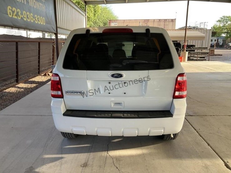 2011-ford-escape-xls-image-6