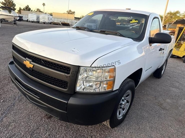 2013-chevrolet-silverado-1500-image-3