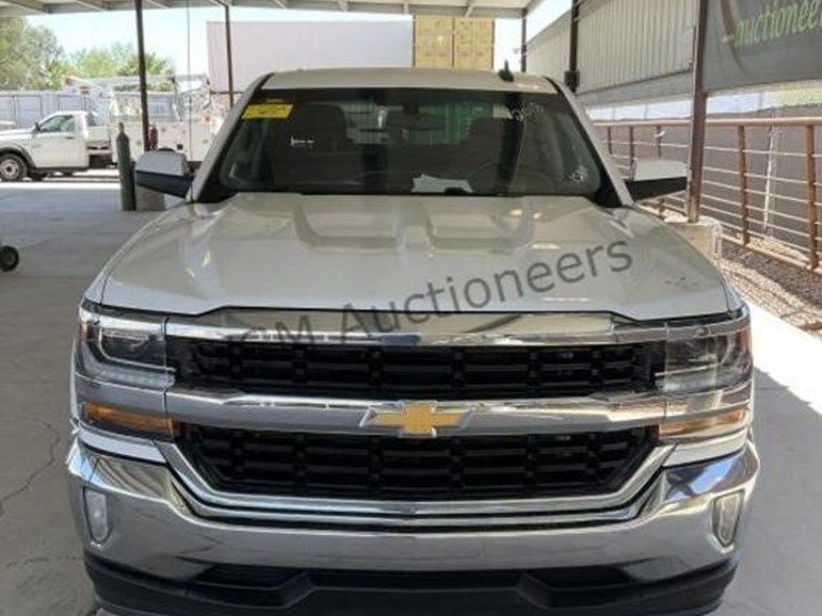 2018-chevrolet-silverado-1500-image-3