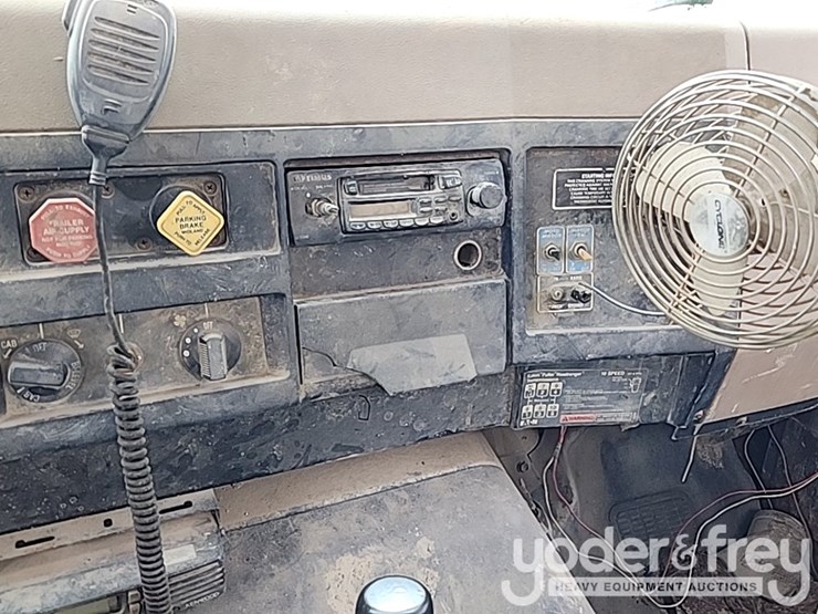 1989-international-7100-image-20