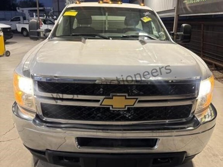2012-chevrolet-silverado-3500-image-4