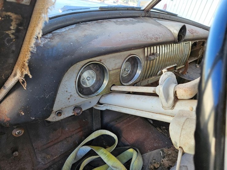 #33-•-1952-chevrolet-styleline-deluxe-sedan-image-24