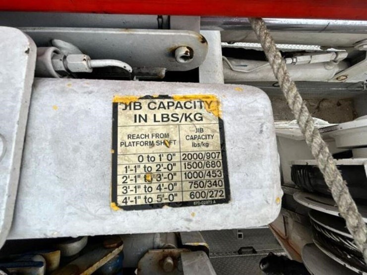 2004-freightliner-fl80-image-76