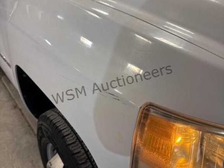 2012-chevrolet-silverado-3500-image-3