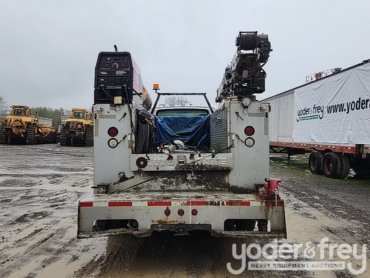 2005-international-durastar-4300-image-11