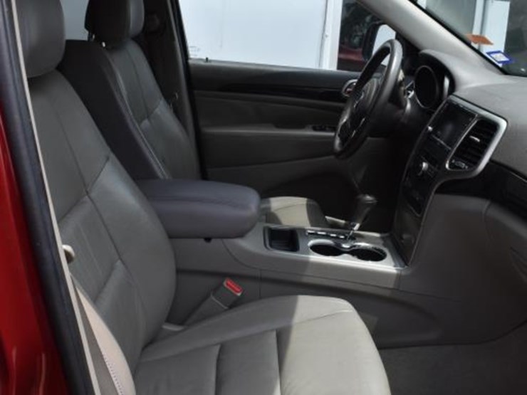 2012-jeep-grand-cherokee-image-8