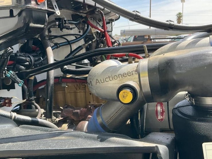 2002-freightliner-fl70-image-14