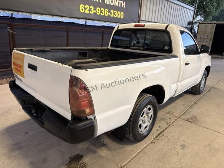2012-toyota-tacoma-image-10