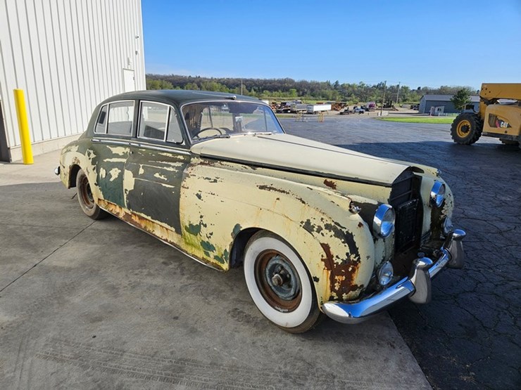 #35-•-rolls-royce-silver-cloud-sedan-image-7