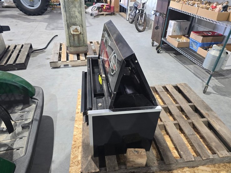 #26-•-snap-on-corvette-40th-anniversary-tool-box-image-2