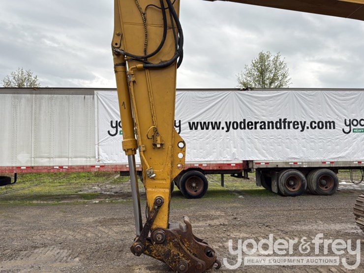 2005-caterpillar-330-image-16