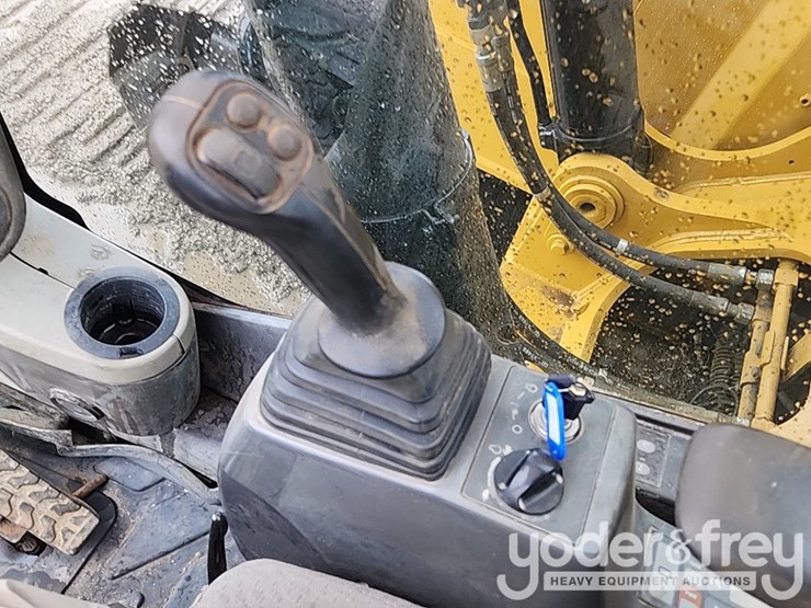 2011-caterpillar-328d-image-37