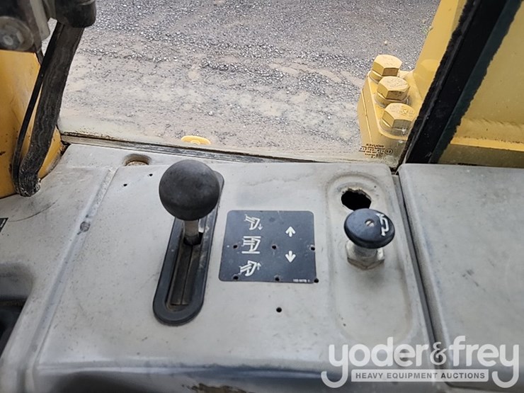 2004-caterpillar-d6n-lgp-image-29