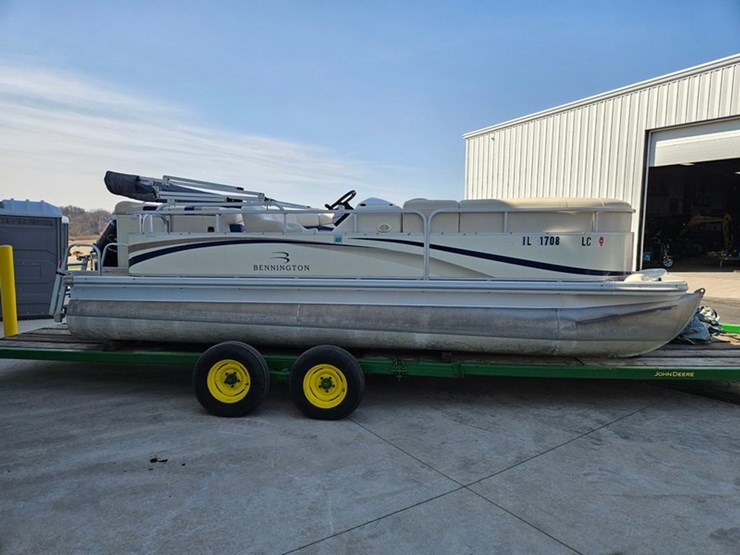 #21-•-bennington-2075rl-20'-pontoon-boat-image-6