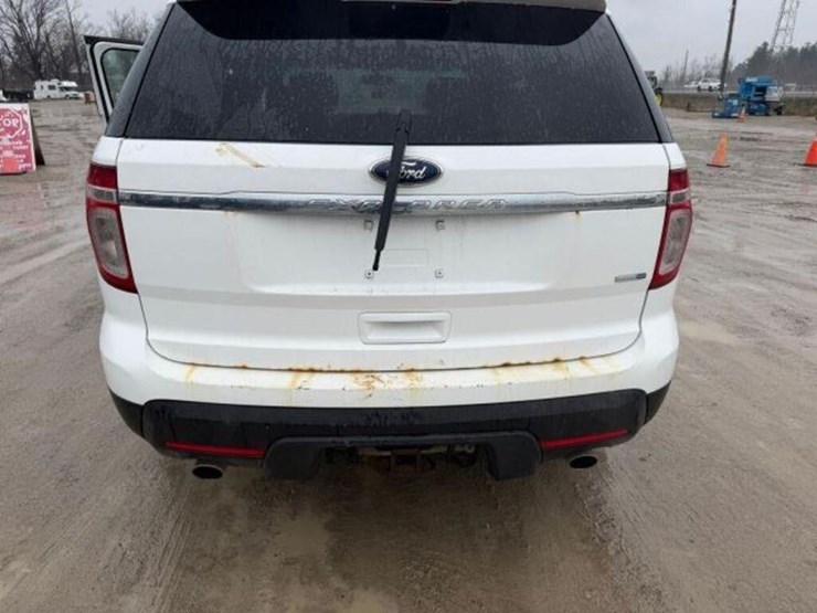 2013-ford-explorer-image-41