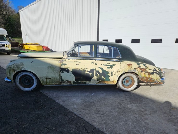 #35-•-rolls-royce-silver-cloud-sedan-image-2