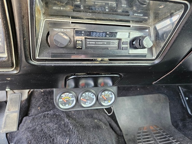 #40-•-1972-buick-skylark-custom-convertible-image-37