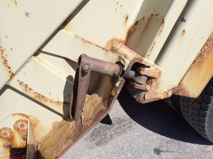 2017-western-star-4700sb-image-75