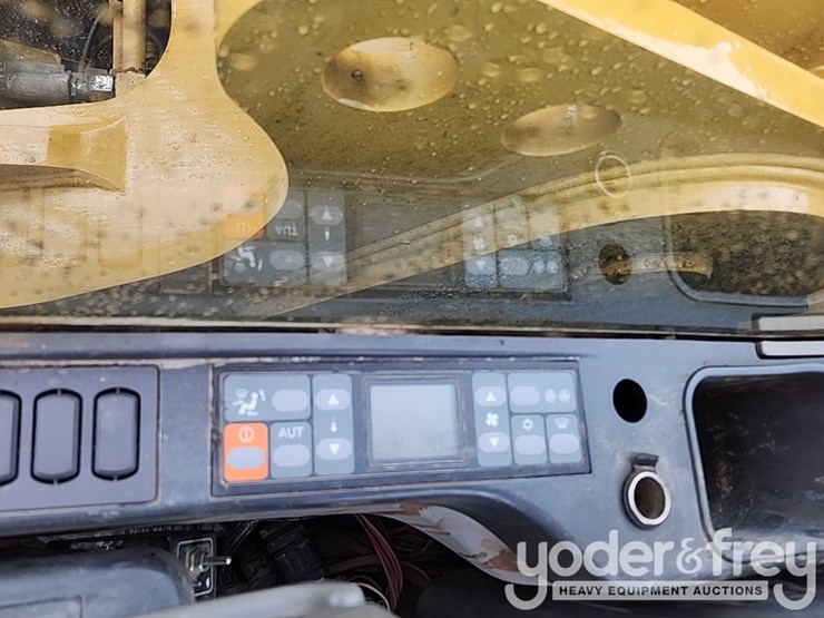 2011-caterpillar-328d-image-40