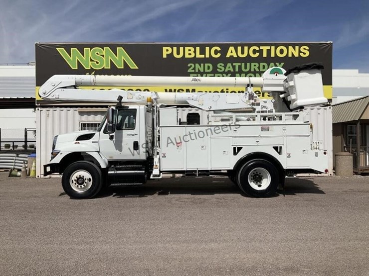 2008-international-7400-image-1