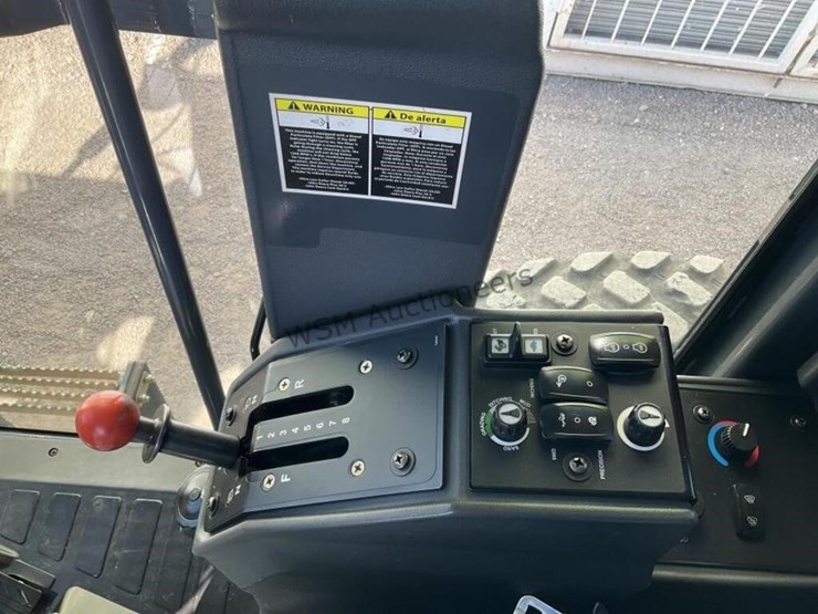 2011-deere-672g-image-30