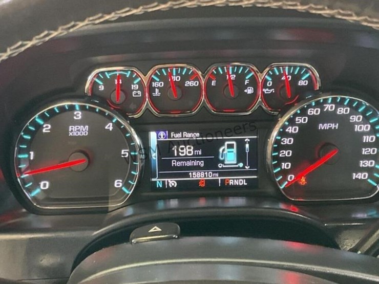 2018-chevrolet-silverado-1500-image-16