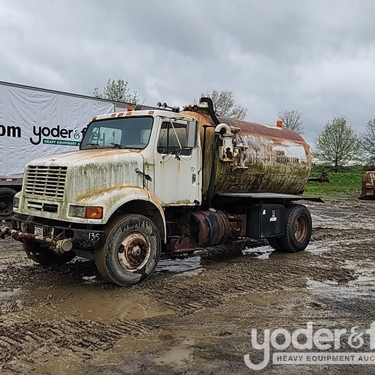 1989 INTERNATIONAL 7100