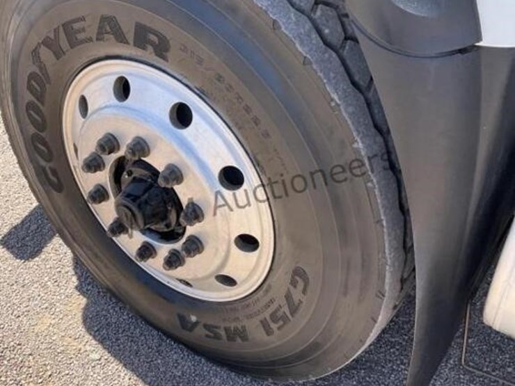 2009-international-workstar-7600-image-10