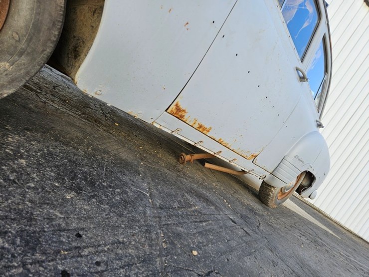 #33-•-1952-chevrolet-styleline-deluxe-sedan-image-43