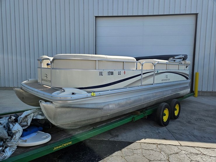 #21-•-bennington-2075rl-20'-pontoon-boat-image-1