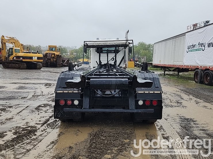 2010-mack-gu713-image-17