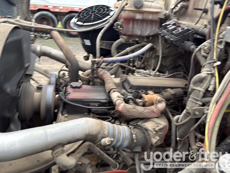 2015-western-star-4700sb-image-25