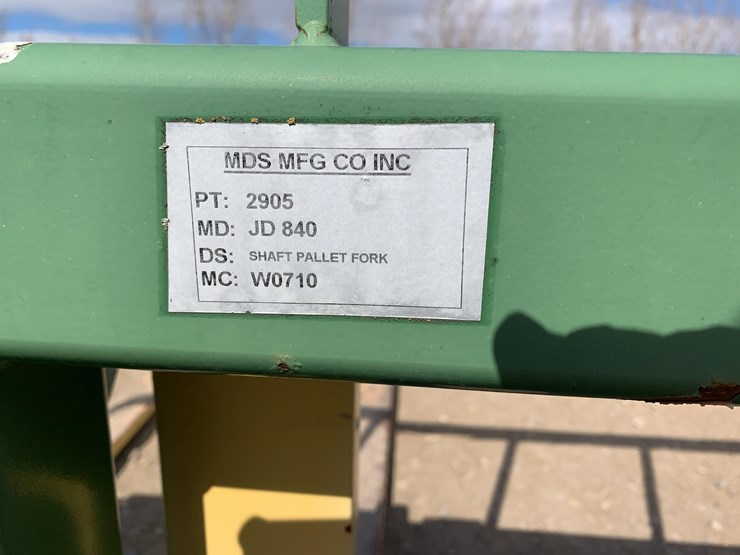 mds-john-deere-pallet-forks-image-14