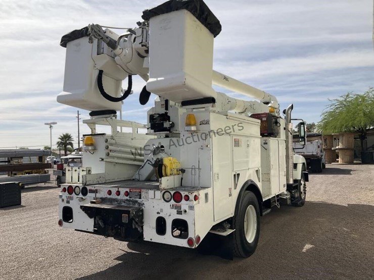 2008-international-7400-image-5